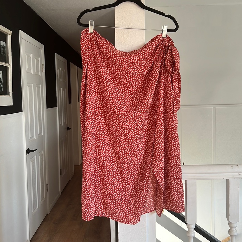 Red and white floral print wrap skirt size 2X from Shein